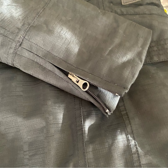 Like New Burton Black Ski/Snow Board Jacket size Small - Picture 6 of 13